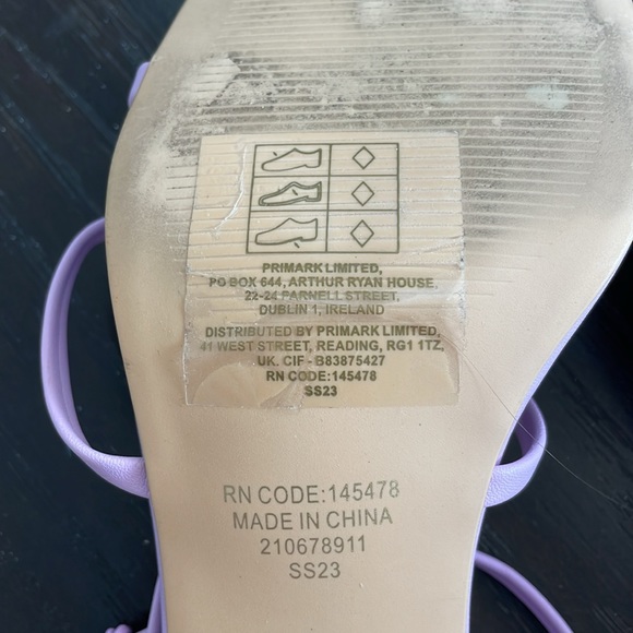 Beautiful Lilac Strapy Sandals - Picture 6 of 7